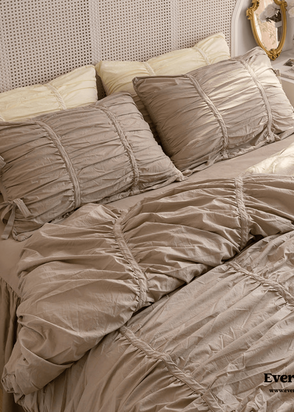 Coquette Ruffle Ribbon Ties Duvet Cover / Pink