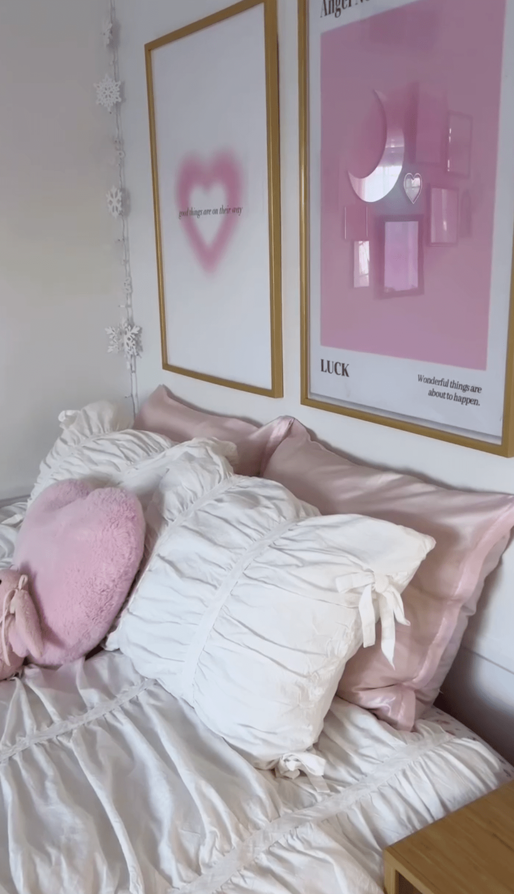 Coquette Ruffle Ribbon Ties Duvet Cover / Pink