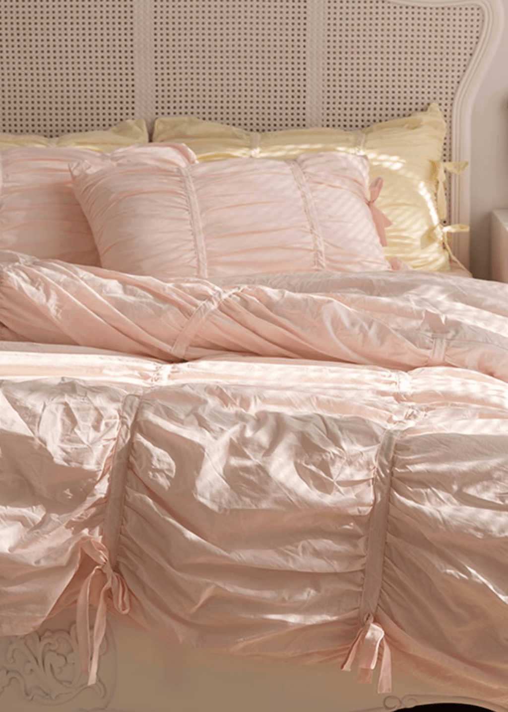 Coquette Ruffle Ribbon Ties Duvet Cover / Pink
