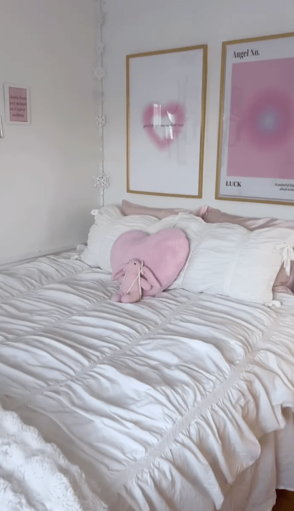 Coquette Ruffle Ribbon Ties Duvet Cover / Pink
