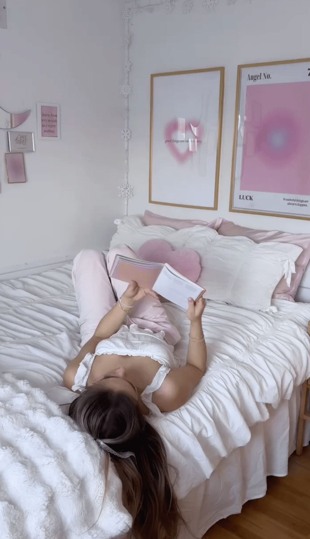 Coquette Ruffle Ribbon Ties Duvet Cover / Pink