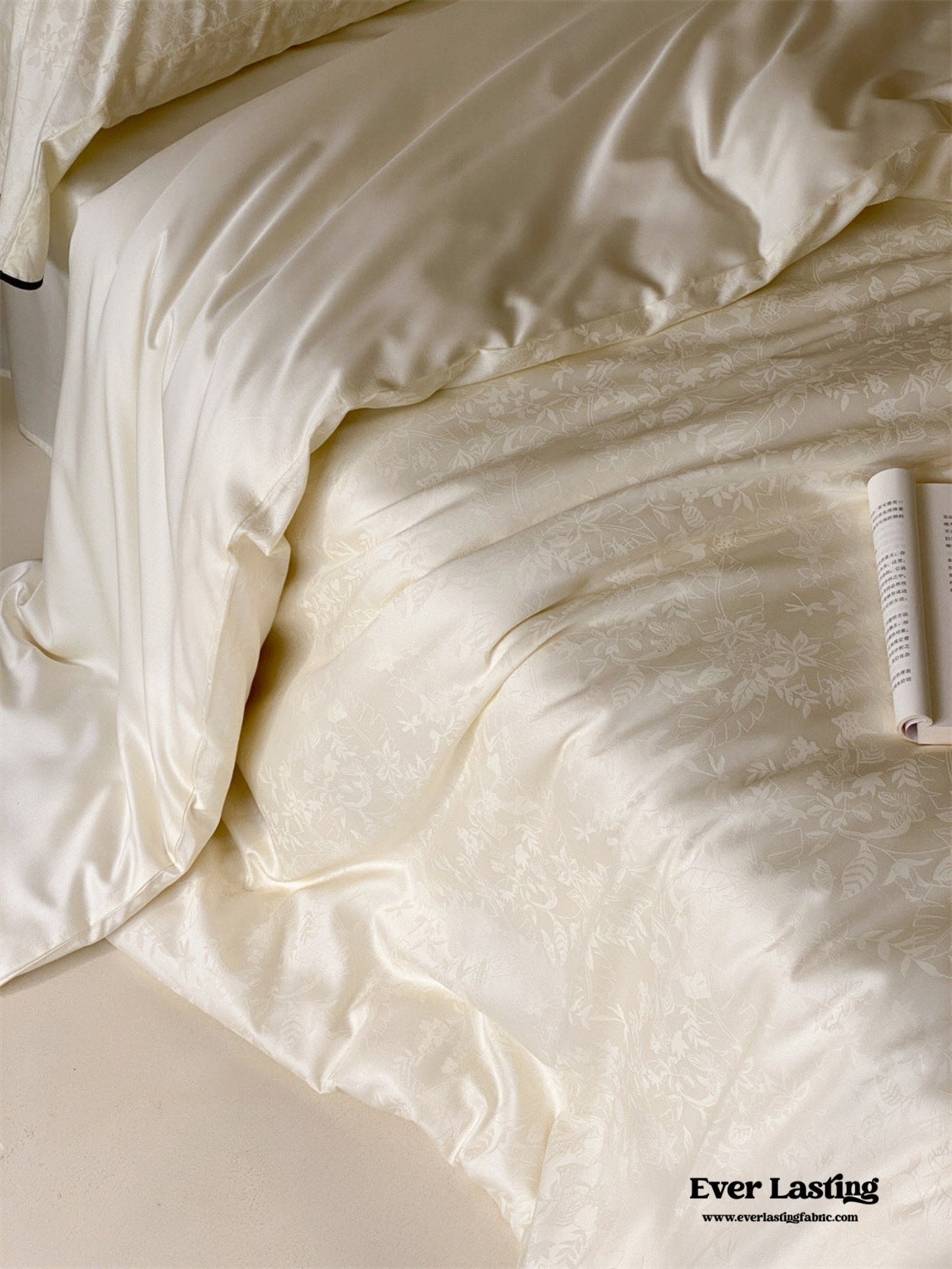 Grace Silky Floral Luxury Bedding Set / Pink