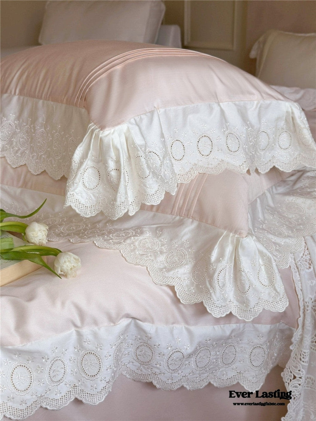 Isabelle Silky Cottage Ruffled Bedding Set / Pink