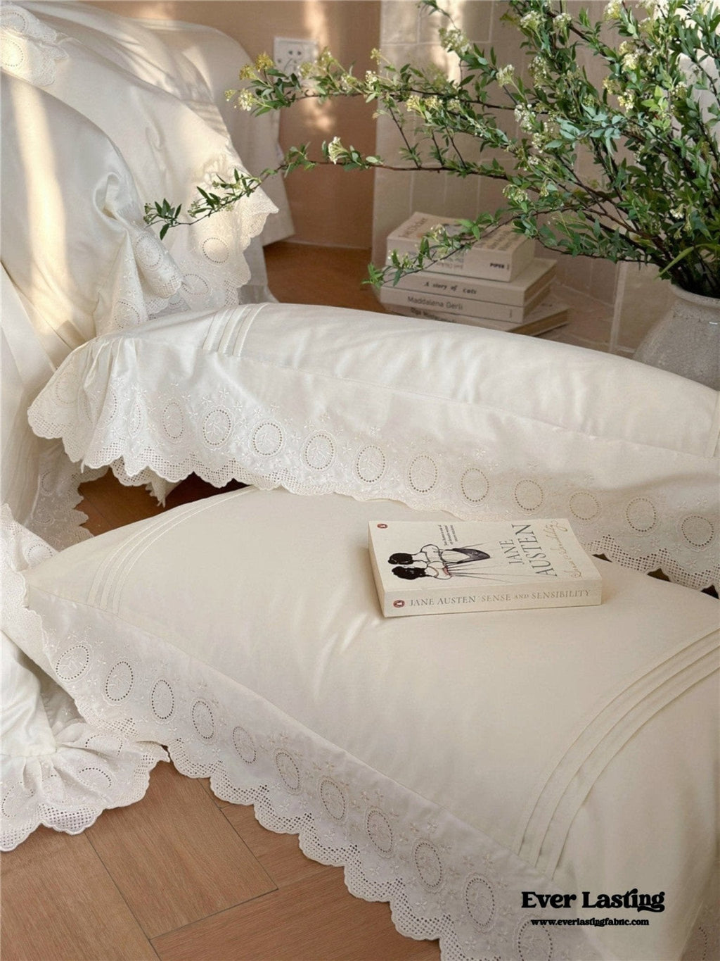 Isabelle Silky Cottage Ruffled Bedding Set / Pink