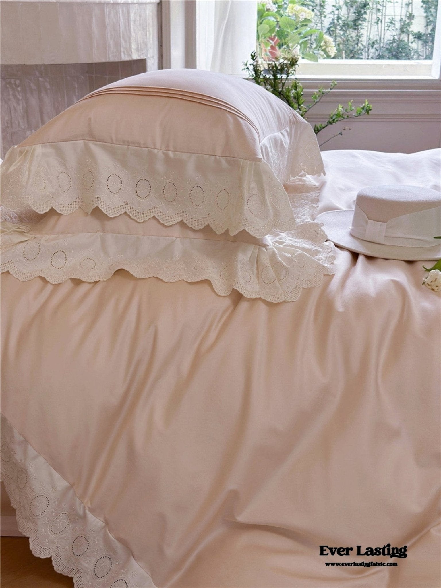 Isabelle Silky Cottage Ruffled Bedding Set / Pink