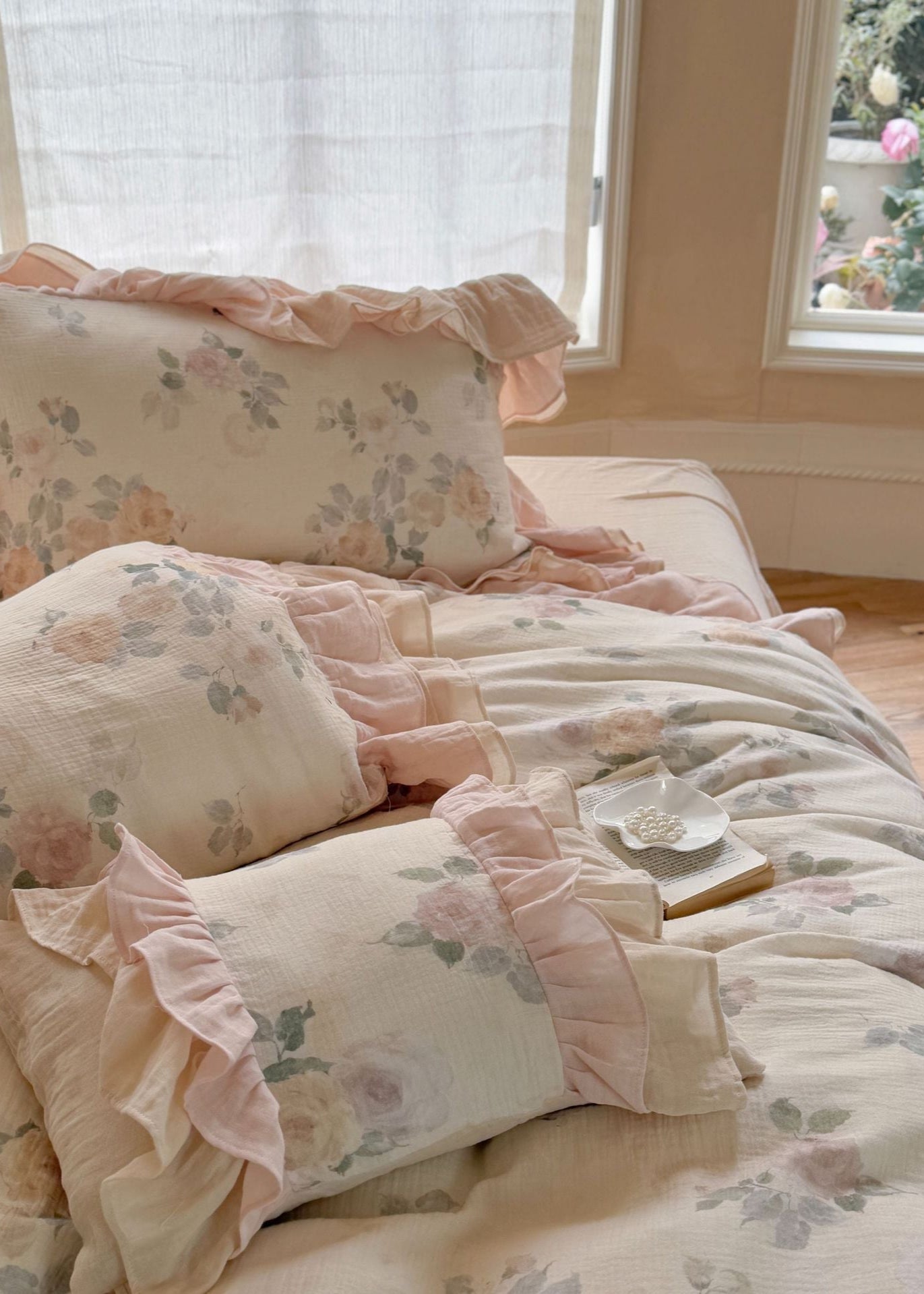 Millie Lace Ruffle Floral Bedding Set / Beige