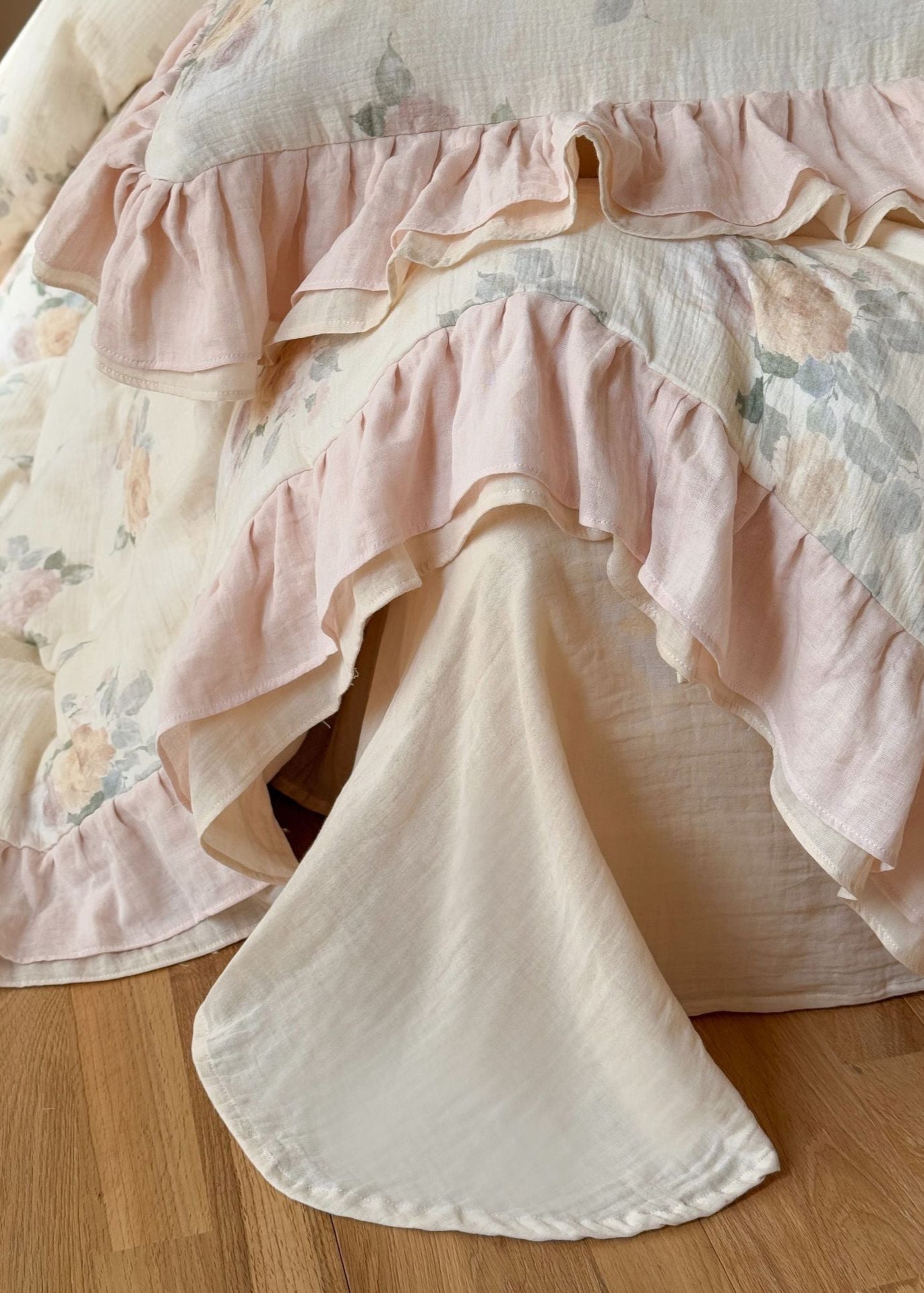 Millie Lace Ruffle Floral Bedding Set / Beige